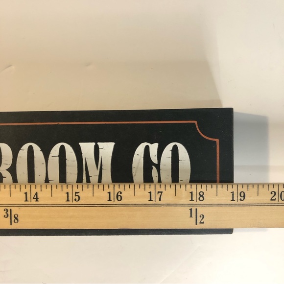 Halloween olde Salem broom co. Established 1692 wooden sign - Picture 12 of 15